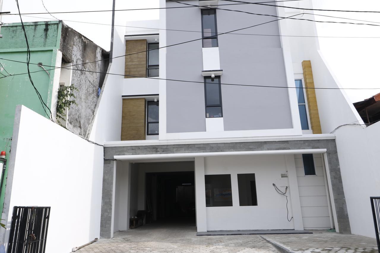 Reddoorz Plus Near Mall Pondok Indah จาการ์ตา ภายนอก รูปภาพ