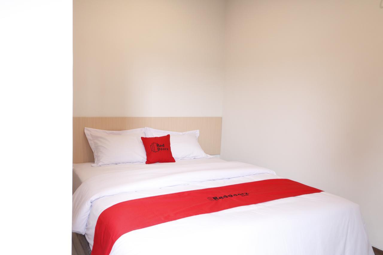 Reddoorz Plus Near Mall Pondok Indah จาการ์ตา ภายนอก รูปภาพ