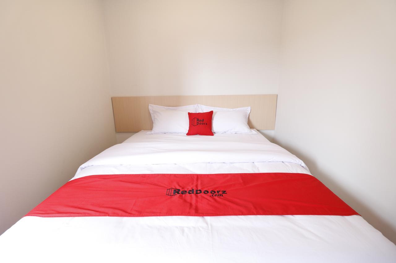 Reddoorz Plus Near Mall Pondok Indah จาการ์ตา ภายนอก รูปภาพ